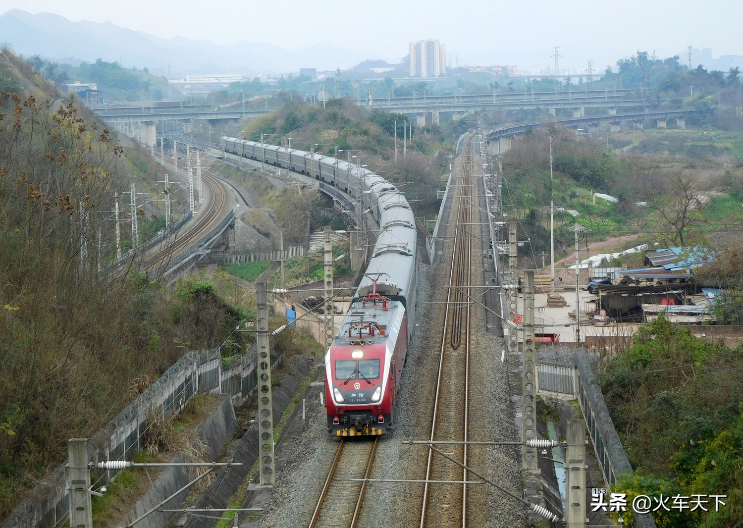 西——重庆西的g571次列车,全程11个多小时,运行京广高铁,徐兰高铁,西