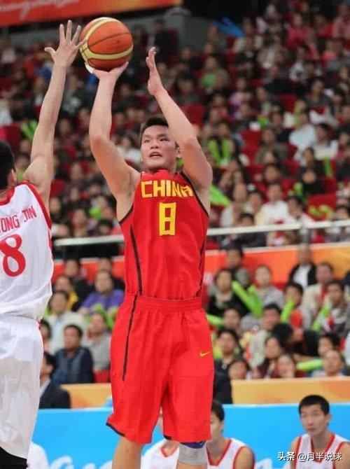 当年为张庆鹏出头,组合拳打退巴西男篮的朱芳雨最终得到什么处罚?