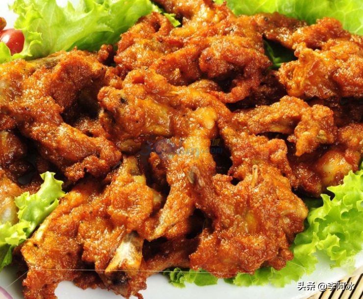 街边小摊,炸鸡架骨15块钱一斤再送半斤,这个到底是什么肉?-网友观点